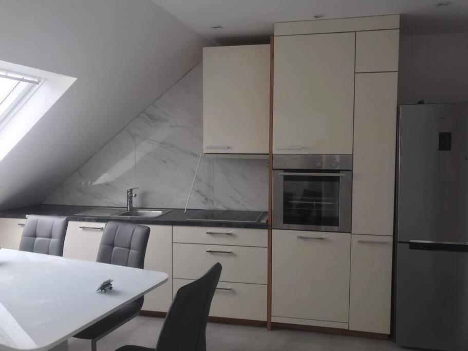 B01 Apartment Between Cologne & Bonn With Nature Access Troisdorf Exterior photo